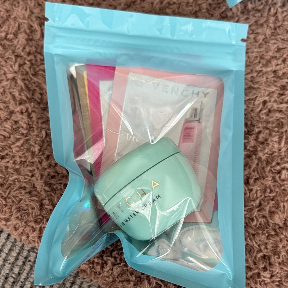 🎊3/$20 Luxury Beauty & Fragrance Sample Set – Tatcha Water Cream + Givenchy frag